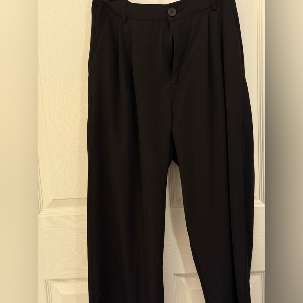 SHEIN Women’s pleated Trousers